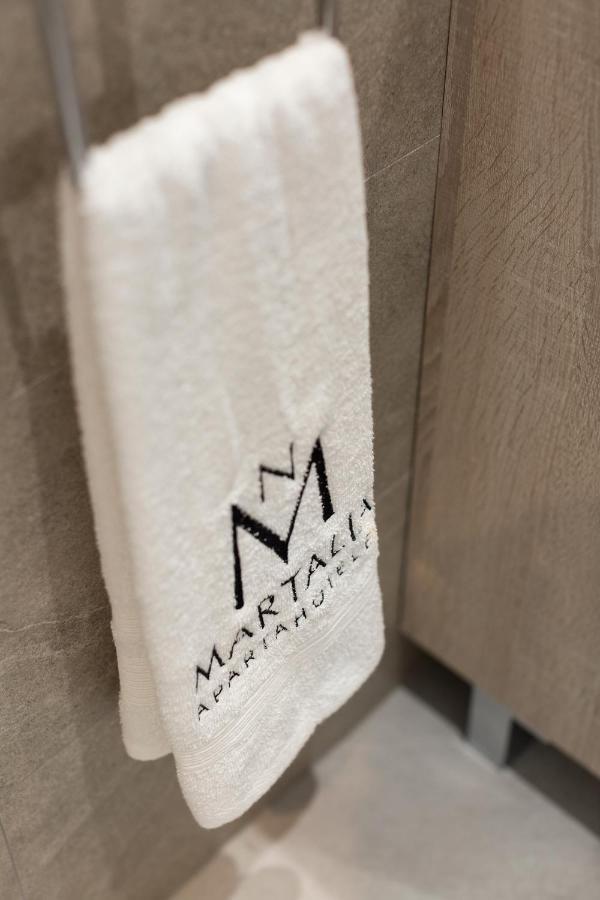 Apartamentos Martalia Nerja Торокс Екстериор снимка