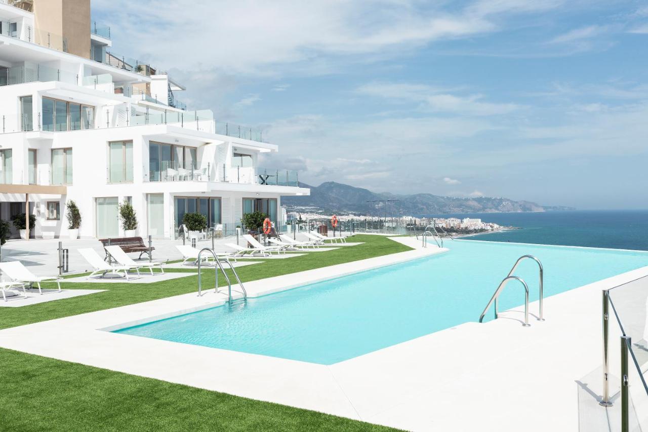 Apartamentos Martalia Nerja Торокс Екстериор снимка