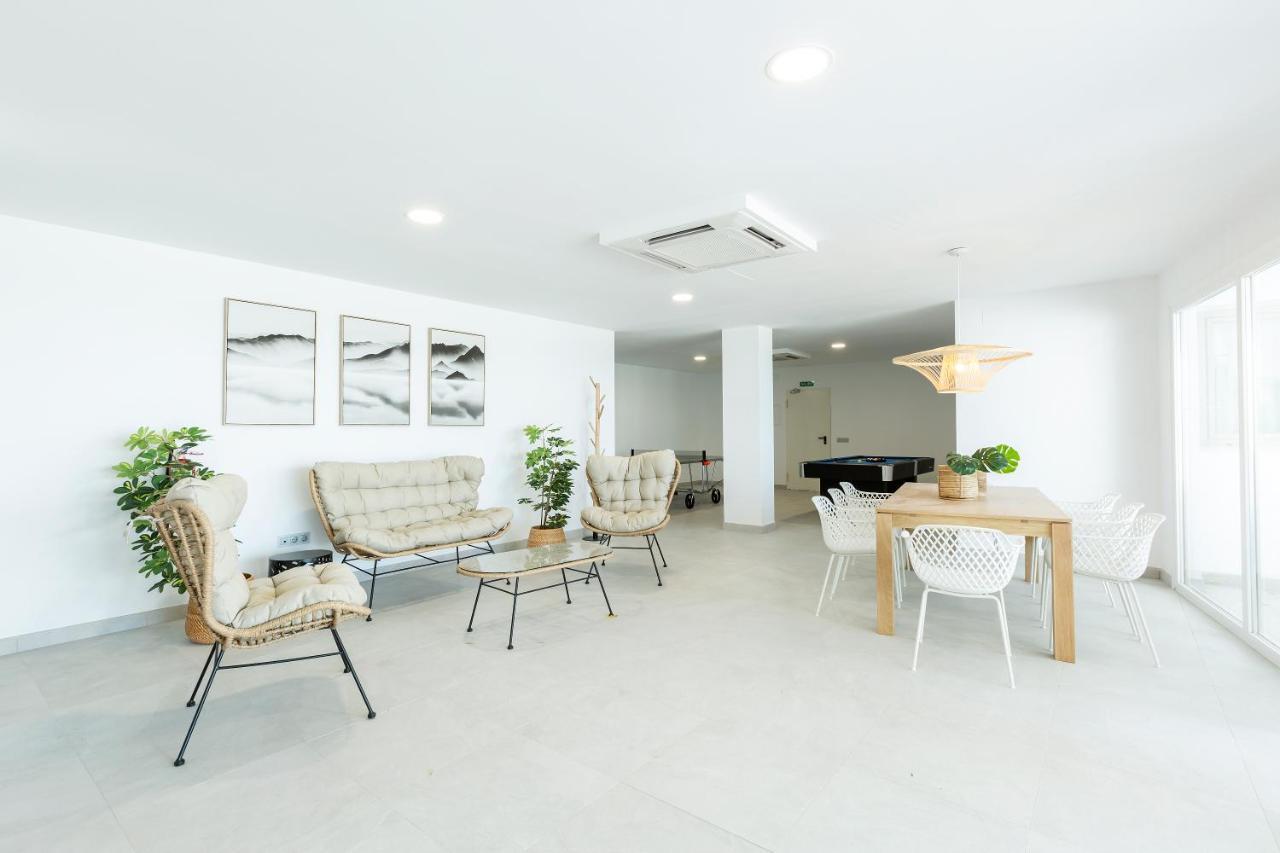 Apartamentos Martalia Nerja Торокс Екстериор снимка