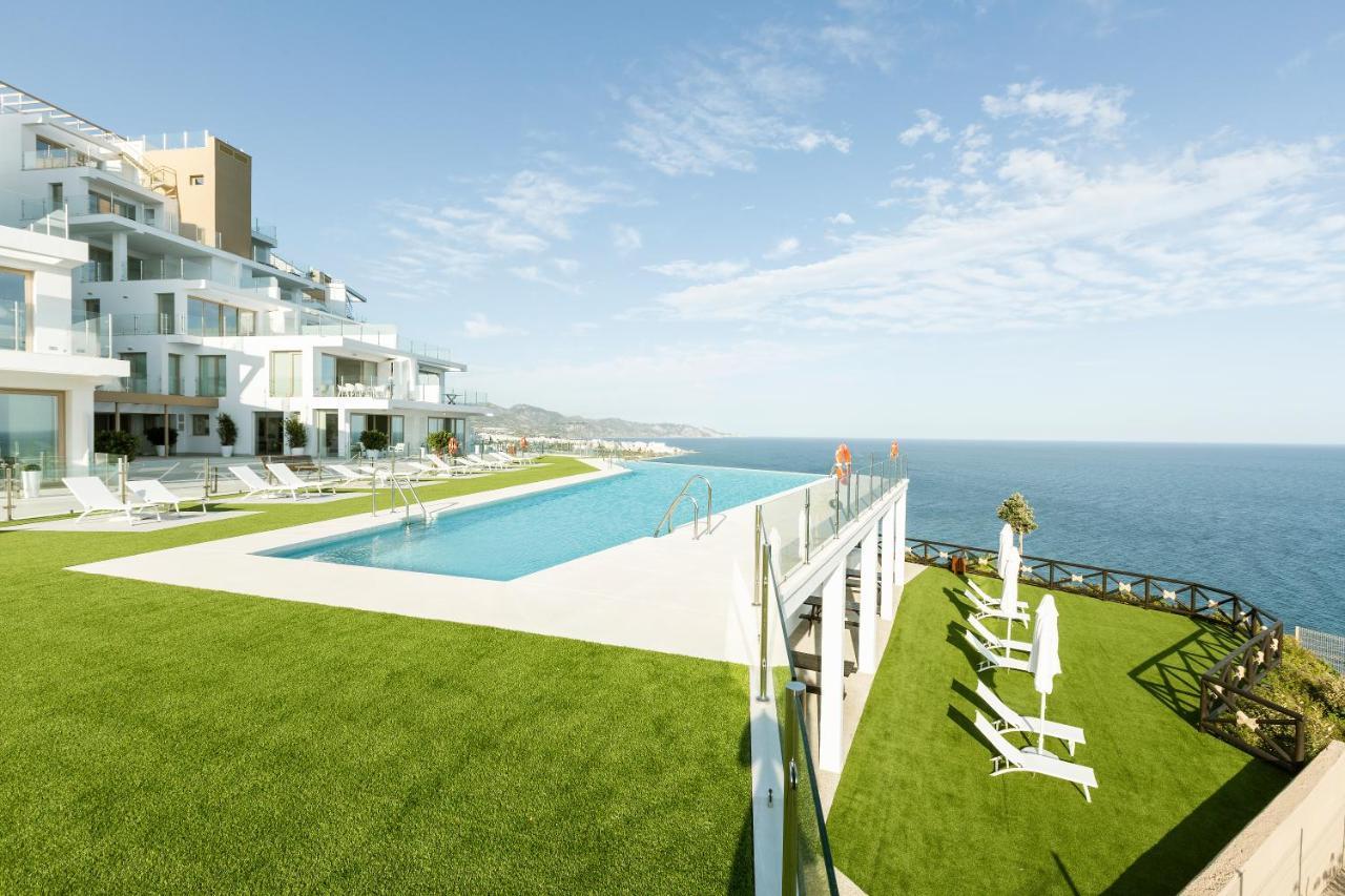 Apartamentos Martalia Nerja Торокс Екстериор снимка
