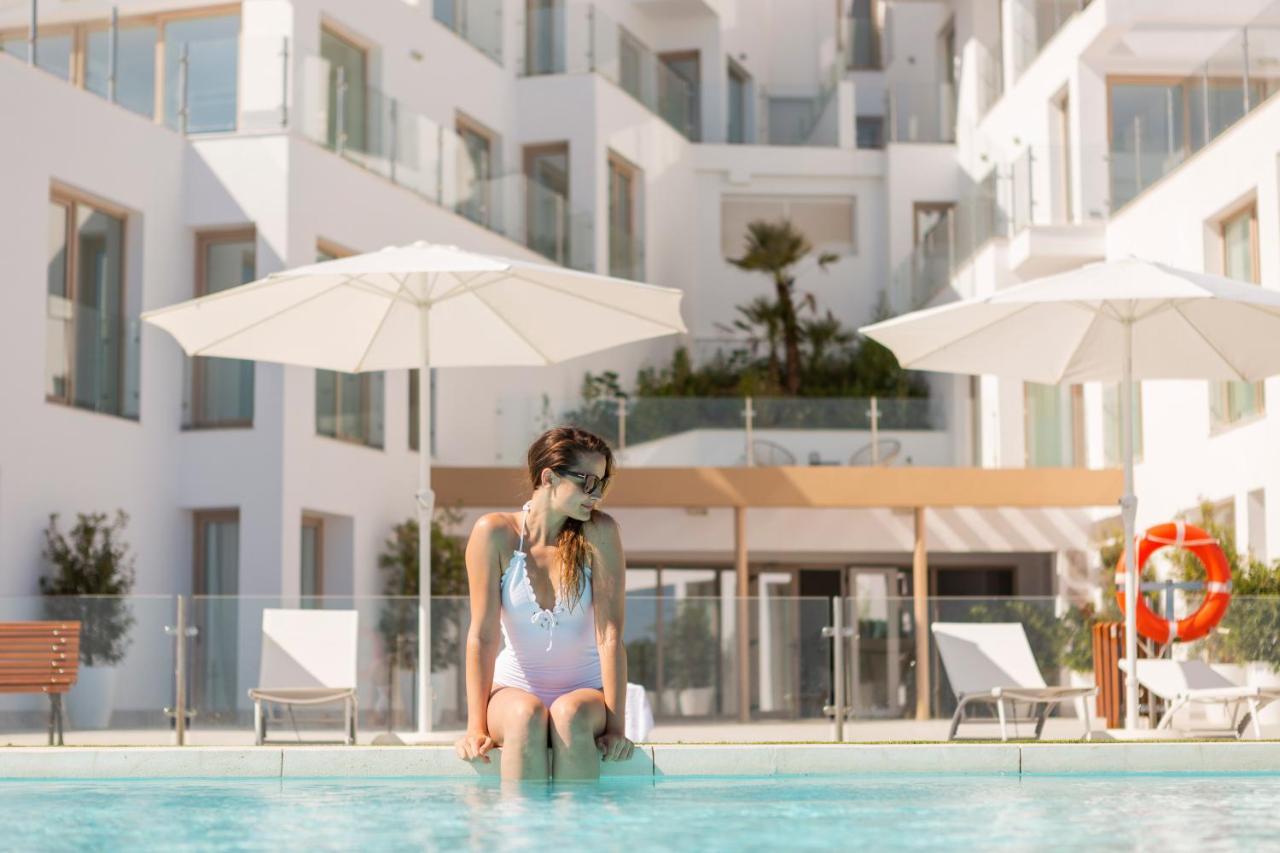 Apartamentos Martalia Nerja Торокс Екстериор снимка