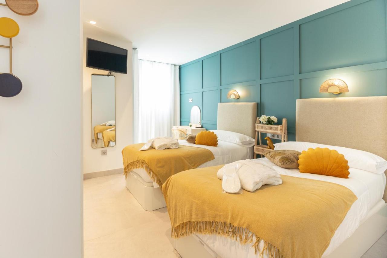 Apartamentos Martalia Nerja Торокс Екстериор снимка
