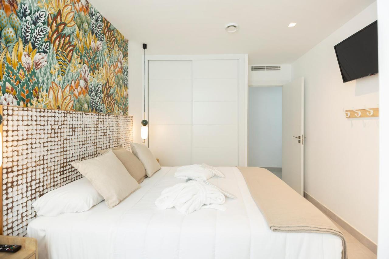 Apartamentos Martalia Nerja Торокс Екстериор снимка