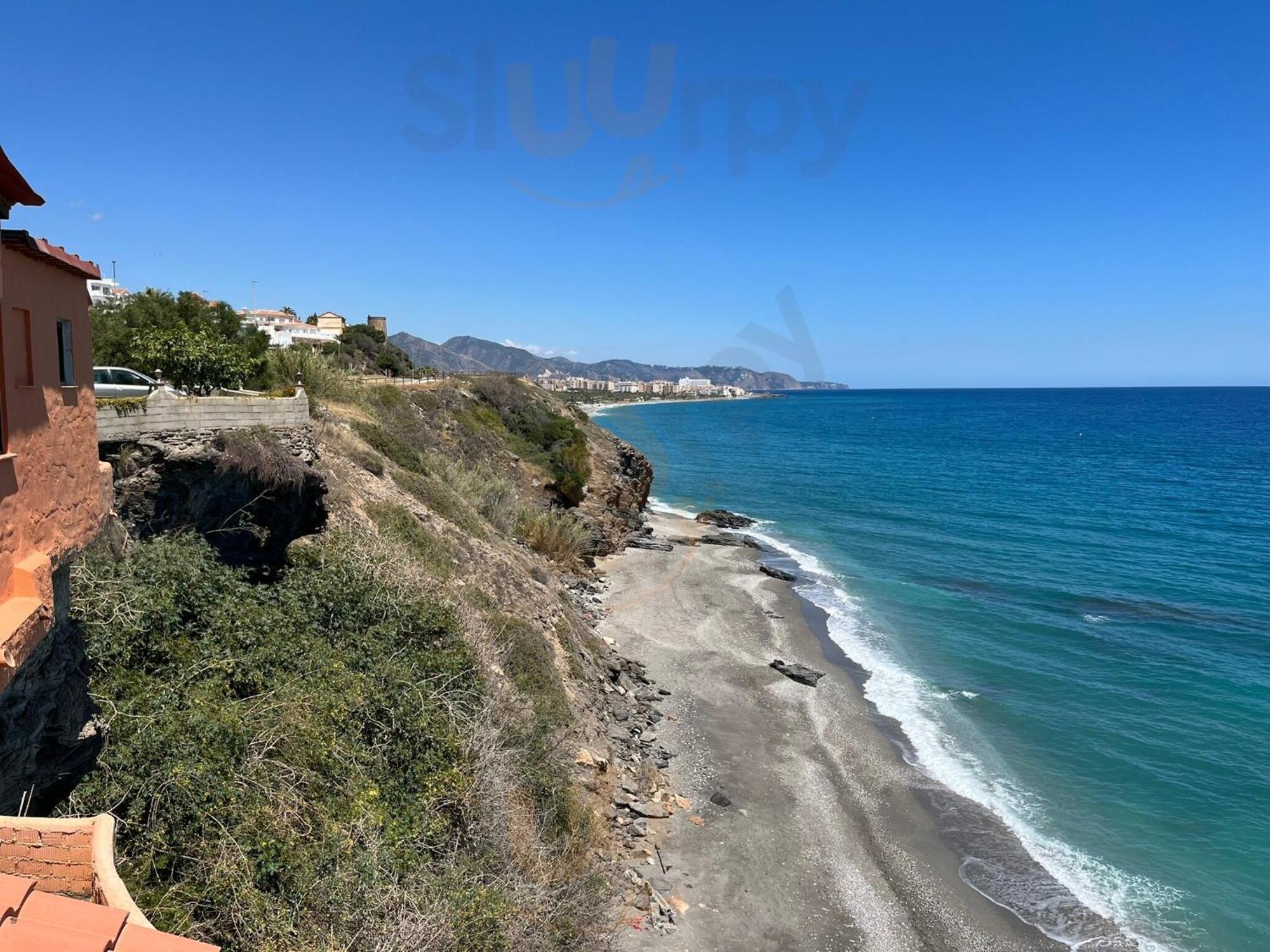 Apartamentos Martalia Nerja Торокс Екстериор снимка